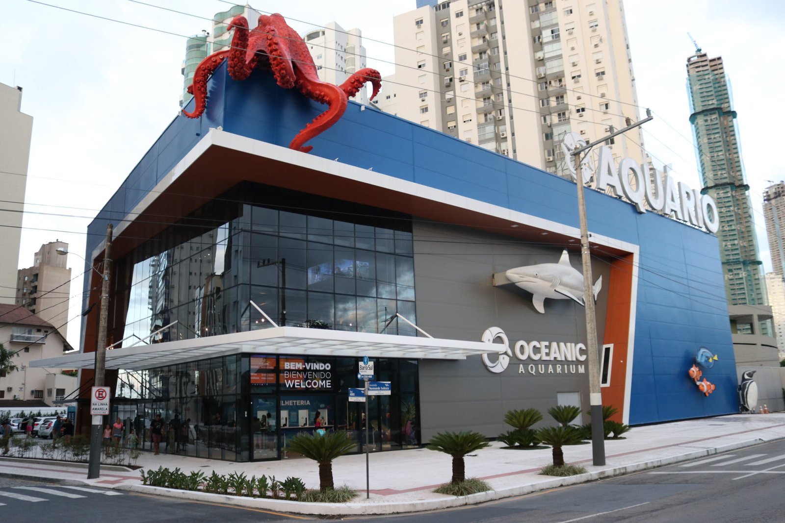 10 min | Oceanic Aquarium